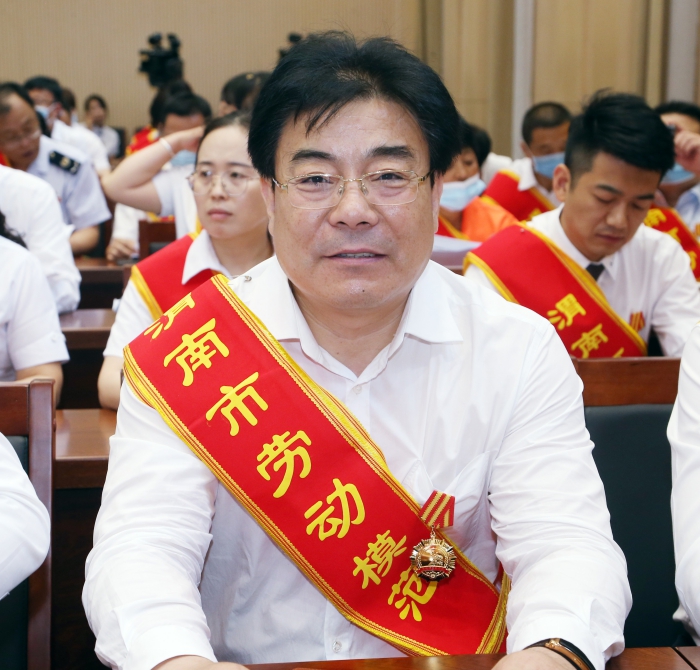 城投集團(tuán)黨委書記、董事長(zhǎng)蔡軍 (2).jpg